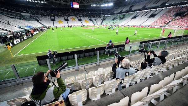 İtalya Spor Bakanı: &rsquo;Ligler 3 Mayıs&rsquo;ta başlamayacak&rsquo;