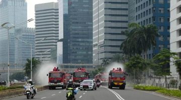Endonezya&rsquo;nın başkenti Cakarta&rsquo;da koronavirüs nedeniyle ilan edilen acil durum uzatıldı